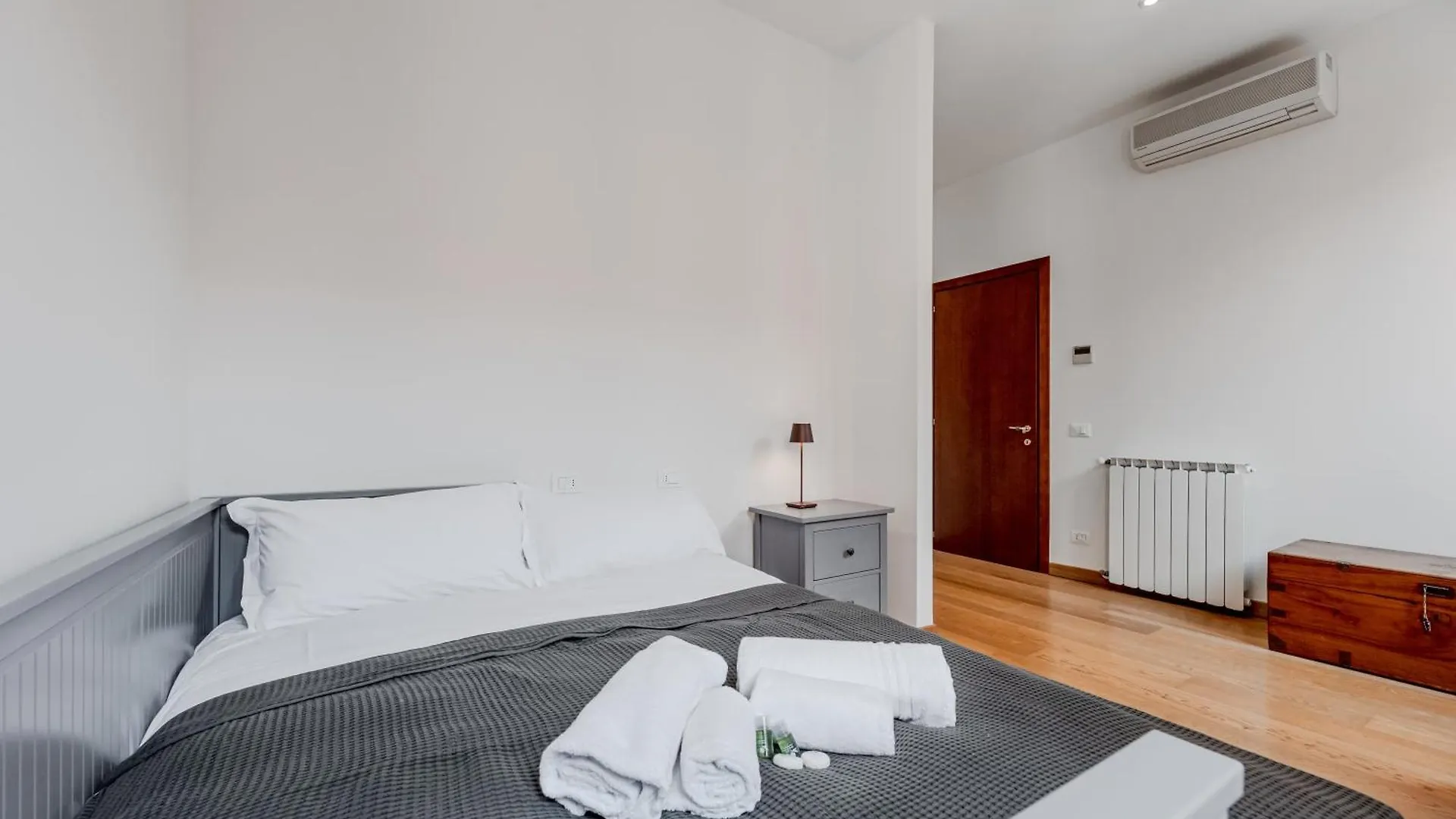 Elegant Apartment 7 Minutes From Piazza San Marco! Venedig