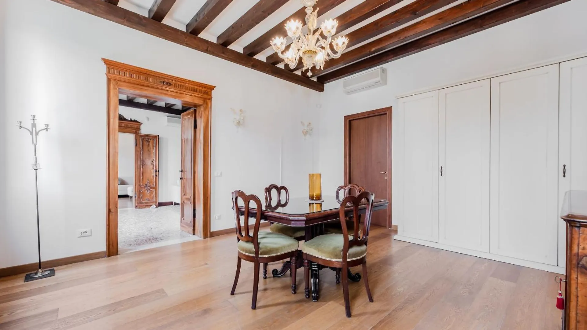 Elegant Apartment 7 Minutes From Piazza San Marco! Venedig
