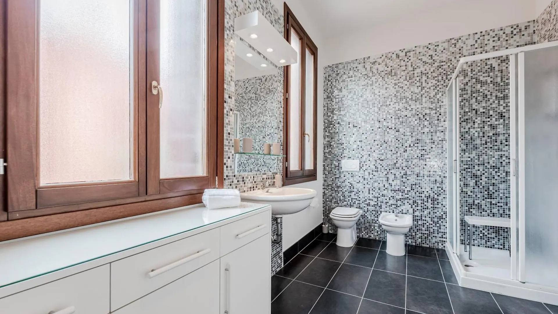 Elegant Apartment 7 Minutes From Piazza San Marco! Venedig